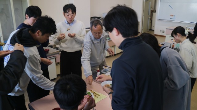 みんなでおいしく食べて、親睦も深めました