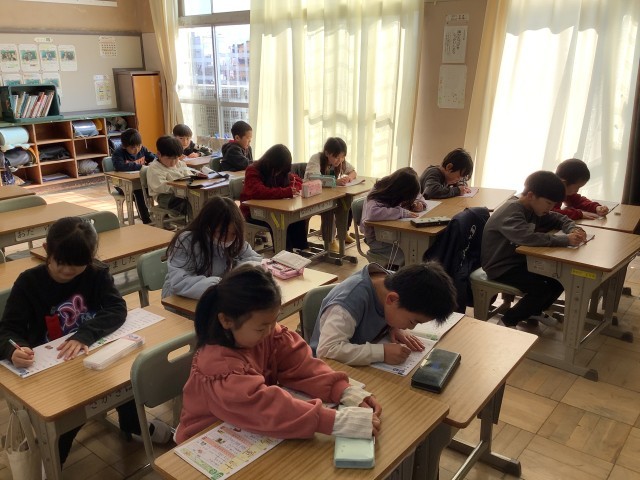 漢字ドリルで新出漢字を覚える