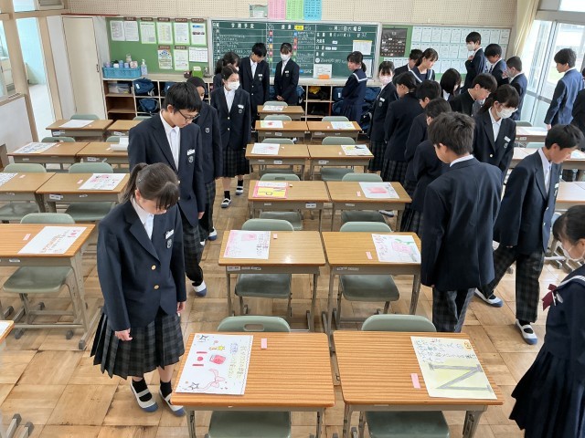 ポスター　どれにしよう